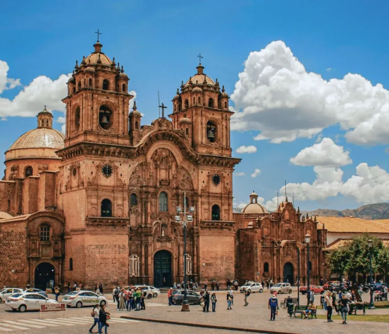 Catedral del cusco en el medio dia