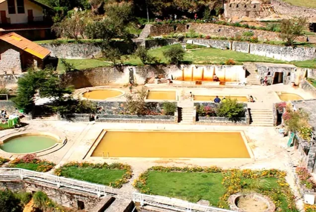 baños termales de lares